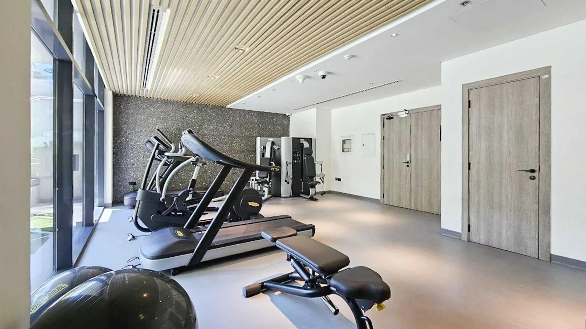 Modern Bali Vibes Studio With Pool And Palm Tree Views Jvc Dubai Förenade Arabemiraten
