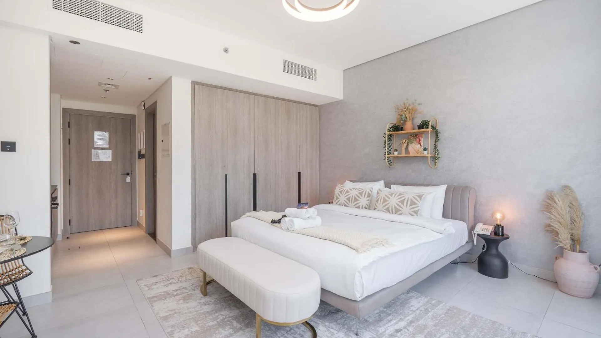 Modern Bali Vibes Studio With Pool And Palm Tree Views Jvc Dubai 0*,